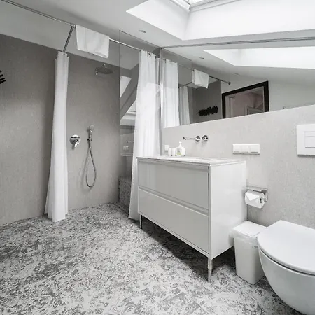 Cathedral Square 2 Bedroom By Reside Baltic
